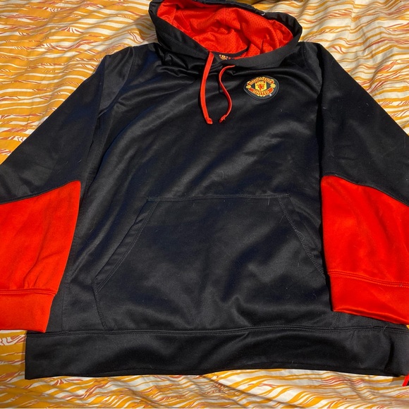 NWT Manchester United Warm-Up/Training Hoodie - Black/Red - Size “Men’s” XL - Picture 1 of 7